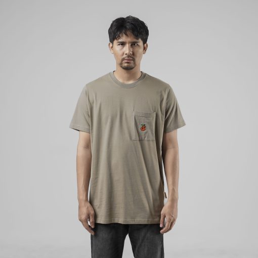 House of Smith Kaos Pria Lengan Pendek - Tomatoes Pocket Tshirt Brown Sage - T Shirt - Image 3